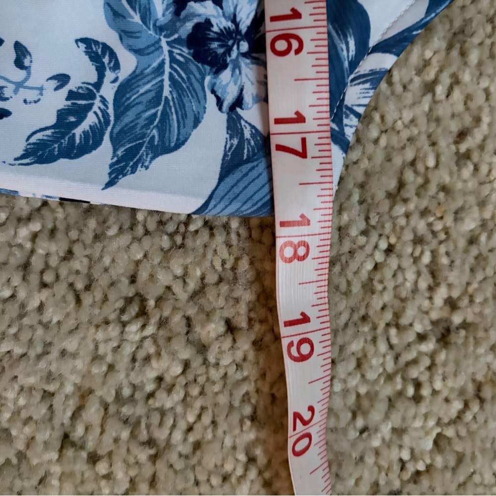 Tommy Bahama Tabu Jungle Blue Leaf Print Top size Medium (281) - Picture 4 of 8